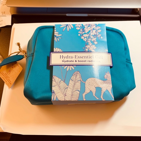 Clarins Hydra-Essentiel Gift Set - Picture 2 of 2